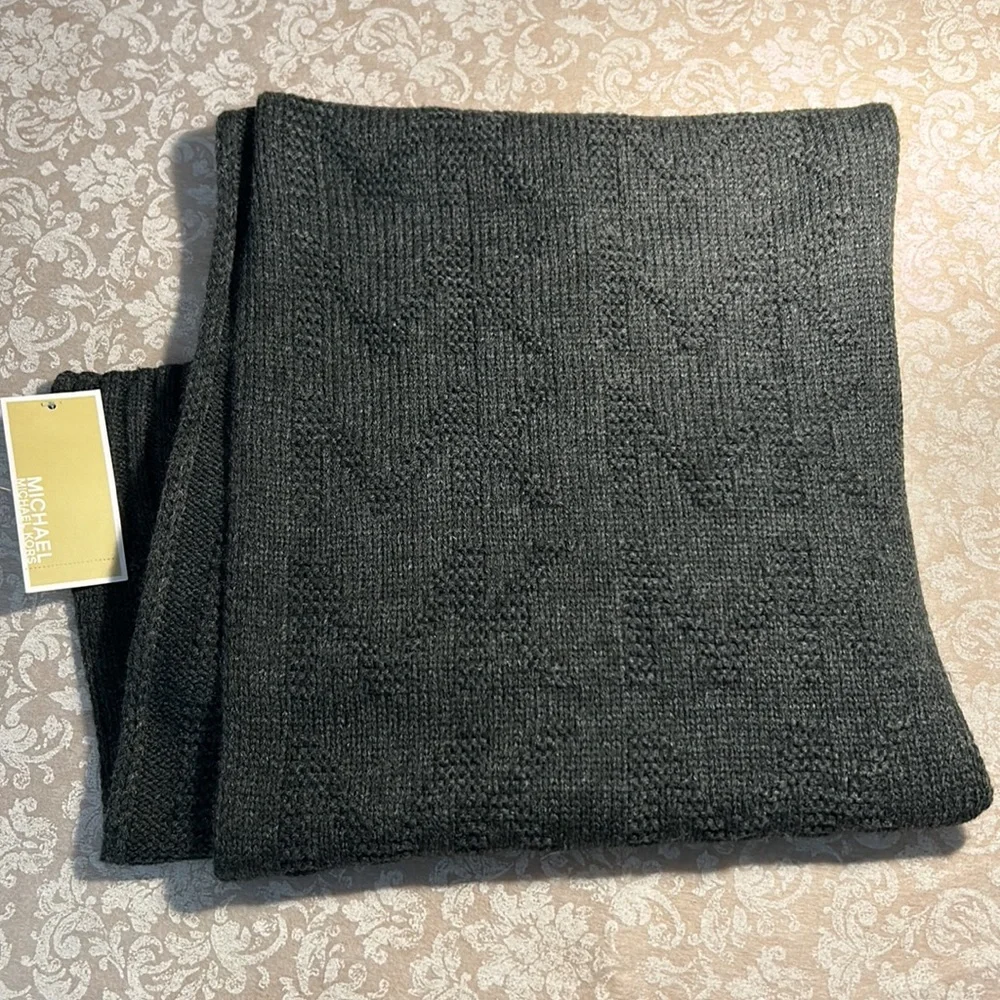 Michael Kors ~ new~Charcoal Gray Knit MK Scarf